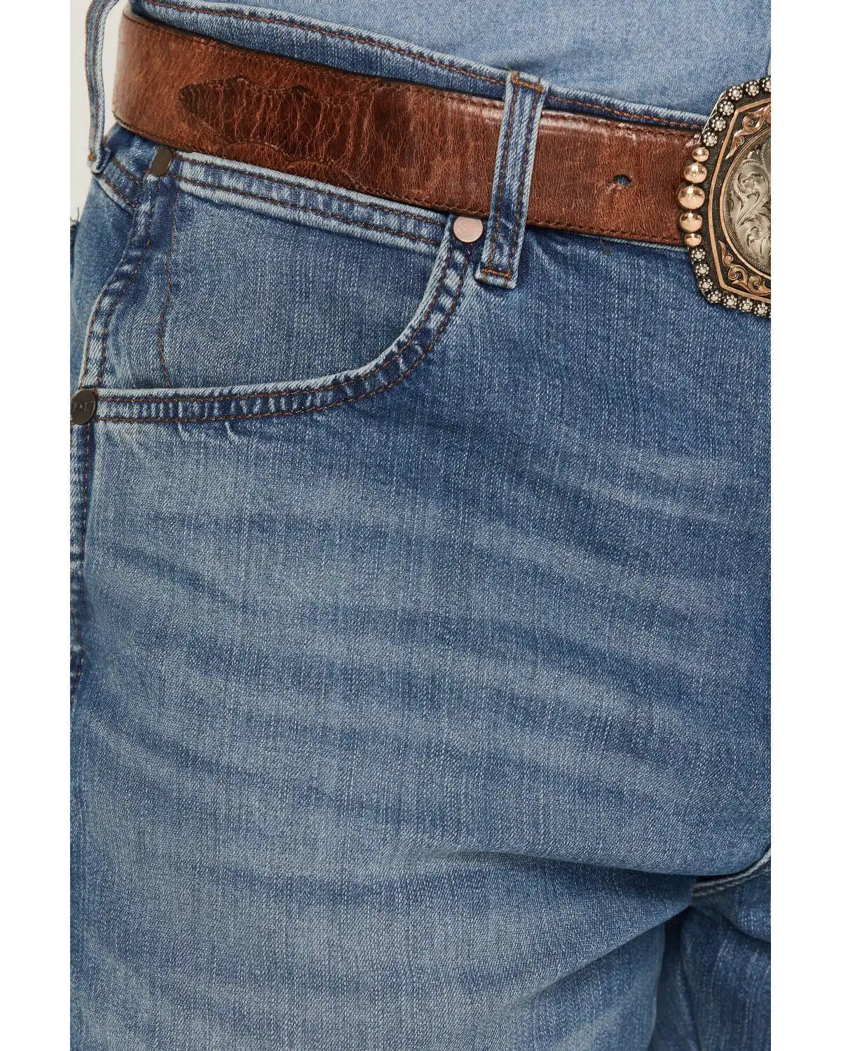 Wrangler Men's Retro Medium Wash Relaxed Bootcut Stretch Denim Jeans