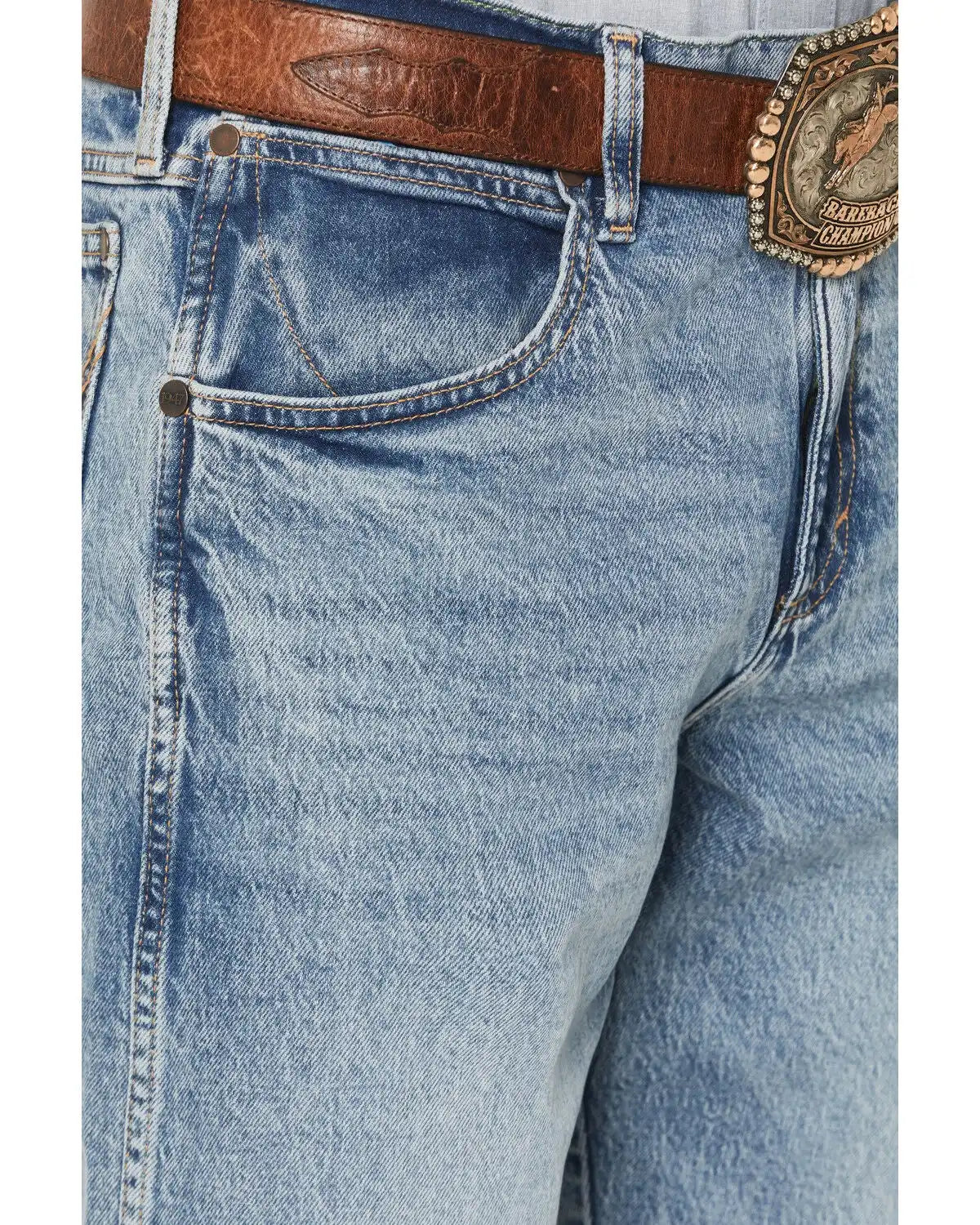Wrangler Retro Men's 88MWZ Medium Wash Slim Straight Stretch Denim Jeans